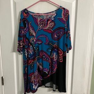 Dana Buchman Paisley short sleeve asymmetrical blouse. XL